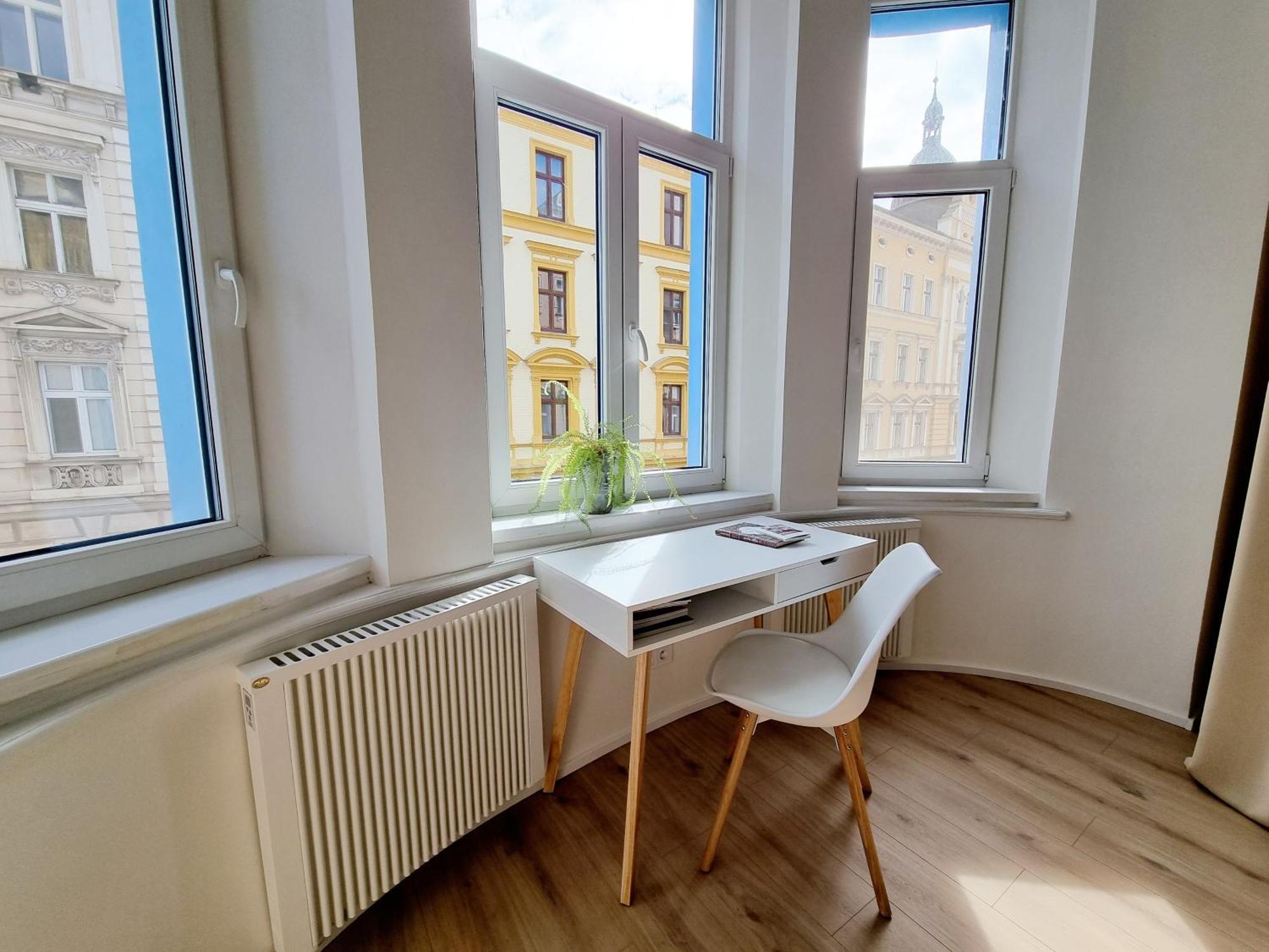 7th Heaven Close To Metro And Center * Praga